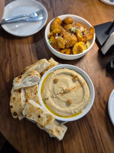 عکس کافه رستوران نرولی