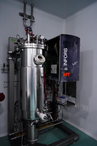 عکس شرکت دانش‌بنیان دارو درمان برنا