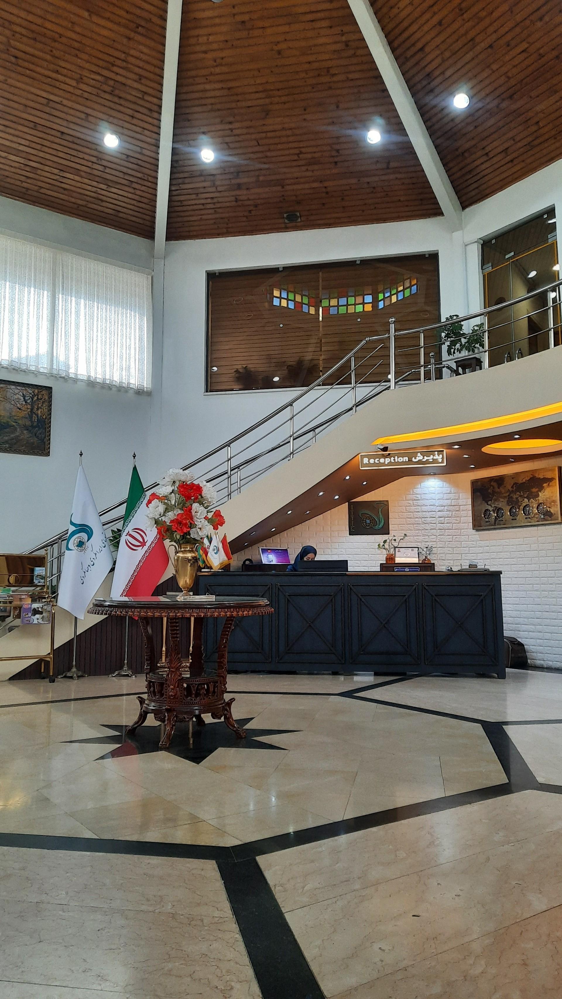 عکس هتل جهانگردی لاهیجان