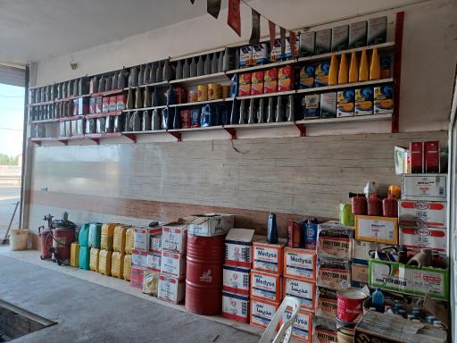 عکس تعویض روغن و اتوسرویس احمدزاده