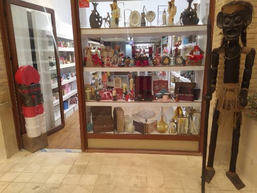 عکس فروشگاه لوازم کادویی زرتشت