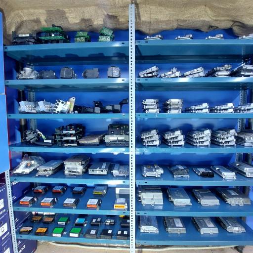 عکس خدمات برق خودرو ایسیو ایران