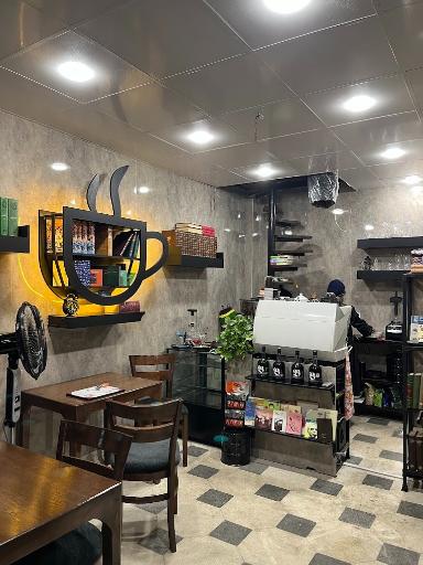 عکس کافه کتاب بنفشه