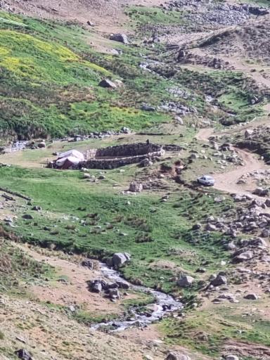 عکس رودخانه تاریک دره