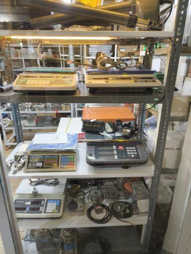 عکس فروشگاه ترازو و باسکول کنترل توزین سانوا 