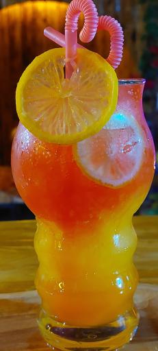 عکس کافه هفت خورشید(سان سون)