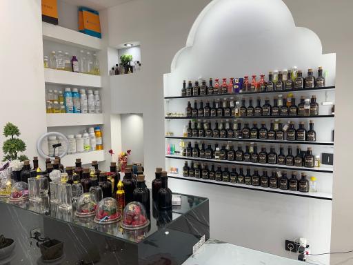 عکس عطر فروشی پارکور
