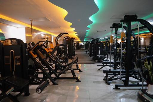 عکس مجموعه ورزشی باران کوهستان