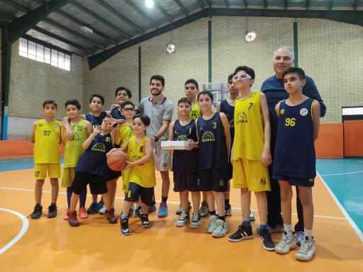 عکس سالن ورزشی غدیر