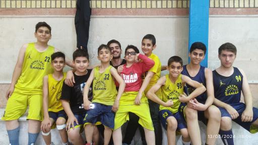 عکس سالن ورزشی غدیر