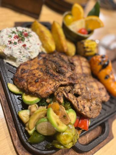 عکس کافه رستوران باهارات