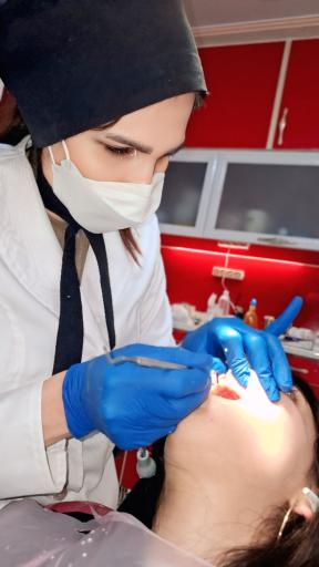 عکس دکتر اَمَن زاده متخصص دندان پزشکی