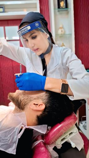 دکتر اَمَن زاده متخصص دندان پزشکی