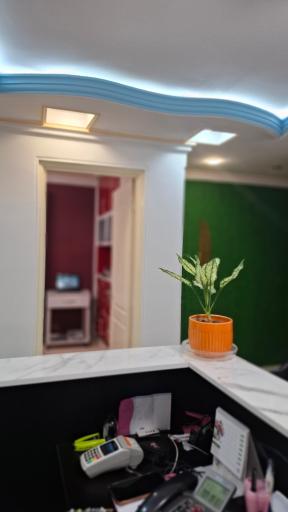 دکتر اَمَن زاده متخصص دندان پزشکی