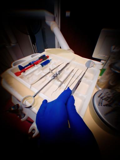 عکس دکتر اَمَن زاده متخصص دندان پزشکی