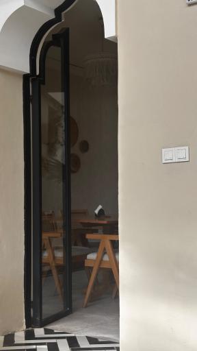 عکس کافه رستوران باهارات