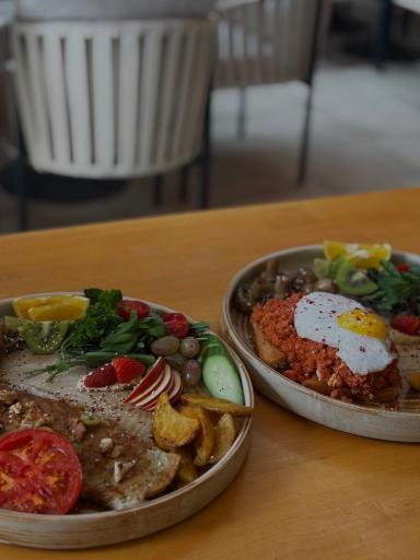 عکس کافه رستوران باهارات