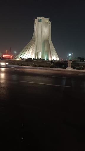 عکس برج میدان آزادی