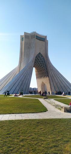 عکس برج میدان آزادی