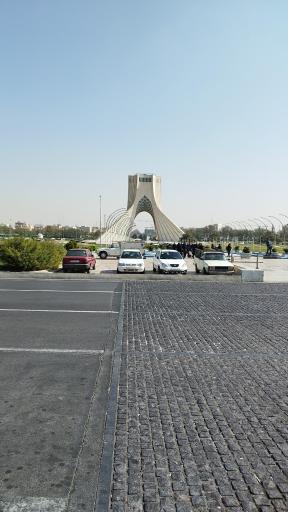 عکس برج میدان آزادی