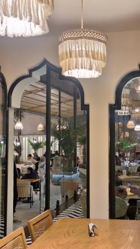 عکس کافه رستوران باهارات