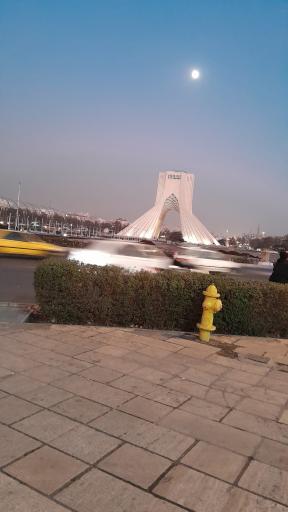 عکس برج میدان آزادی