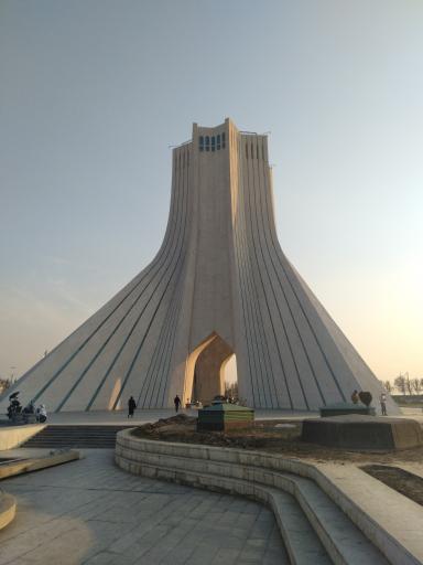 عکس برج میدان آزادی