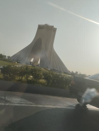 عکس برج میدان آزادی