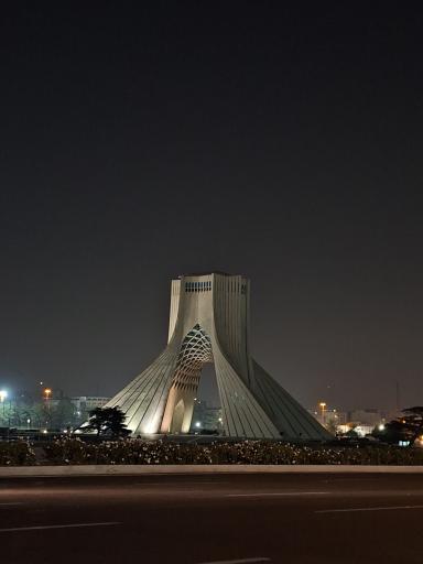 عکس برج میدان آزادی