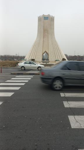 عکس برج میدان آزادی