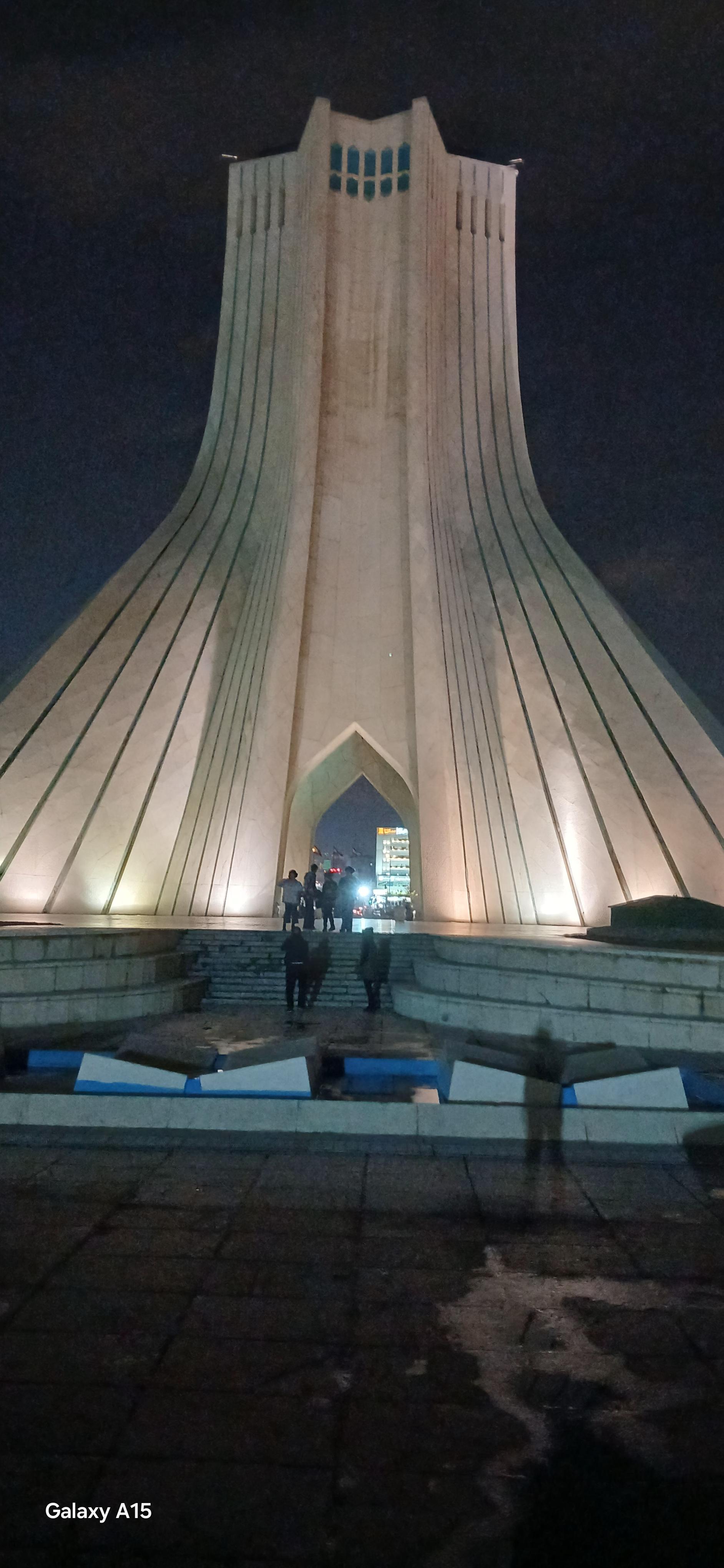 عکس برج میدان آزادی