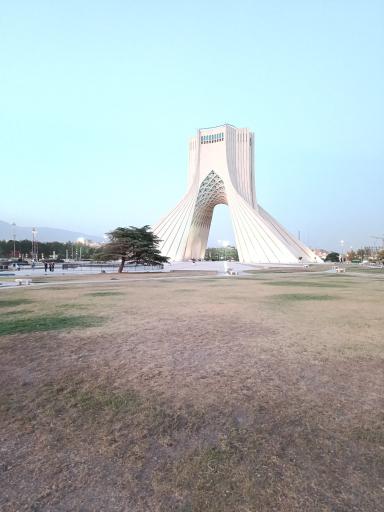 عکس برج میدان آزادی