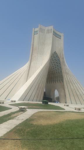 عکس برج آزادی