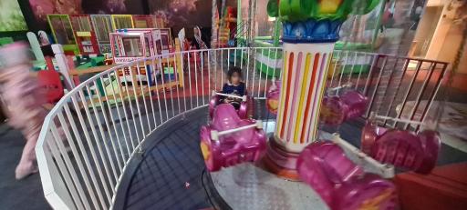 عکس مجتمع تجاری تفریحی رویال