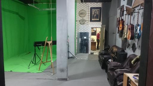 عکس استودیو بام 
