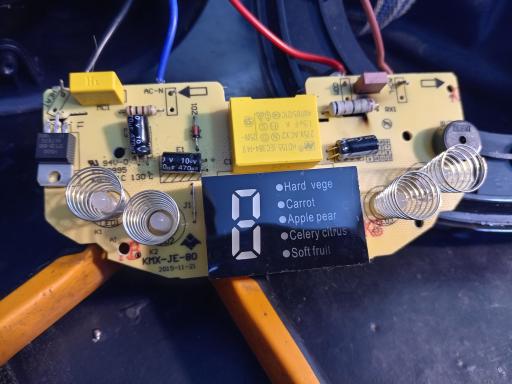 عکس تعمیرات لوازم خانگی کریمیان