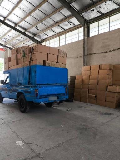 عکس تخلیه بار طوفان بار شیراز