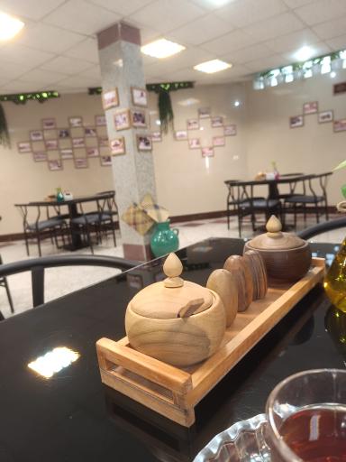 عکس رستوران گیلانی جوجین