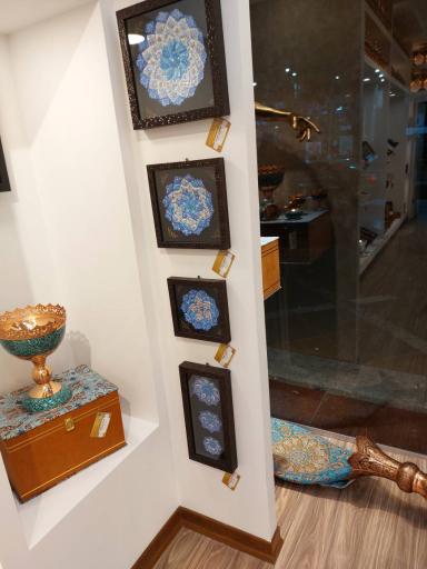 عکس فروشگاه صنایع دستی اریسا