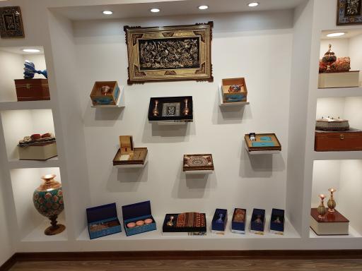 عکس فروشگاه صنایع دستی اریسا