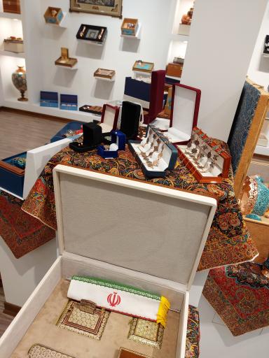 عکس فروشگاه صنایع دستی اریسا