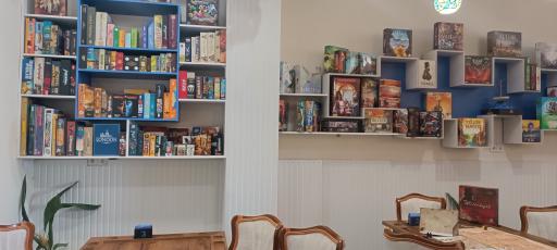 عکس کافه بازی مارس