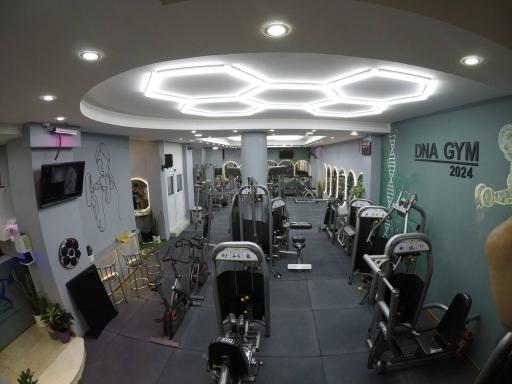 عکس باشگاه بدنسازی DNA