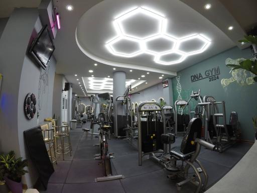 عکس باشگاه بدنسازی DNA