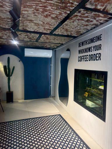 عکس کافه لوکال