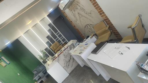 عکس مشاور املاک آزادگان