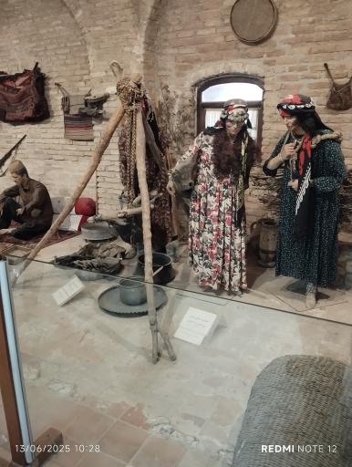 عکس موزه باستان شناسی و مردم شناسی  فلک الافلاک