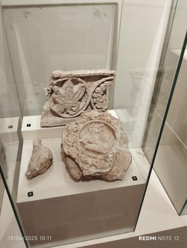 عکس موزه باستان شناسی و مردم شناسی  فلک الافلاک