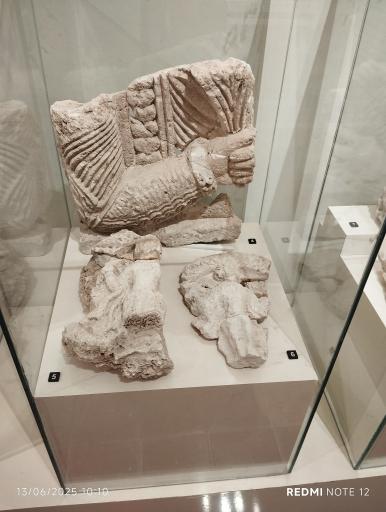 عکس موزه باستان شناسی و مردم شناسی  فلک الافلاک