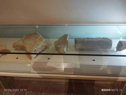 عکس موزه باستان شناسی و مردم شناسی  فلک الافلاک